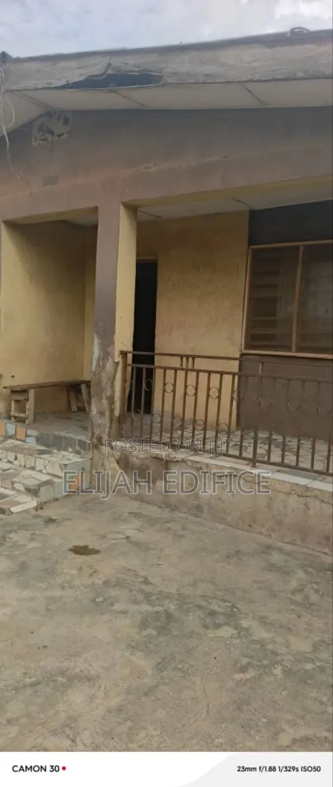 15bdrm Block of Flats in Ajegunle Alakuko for sale