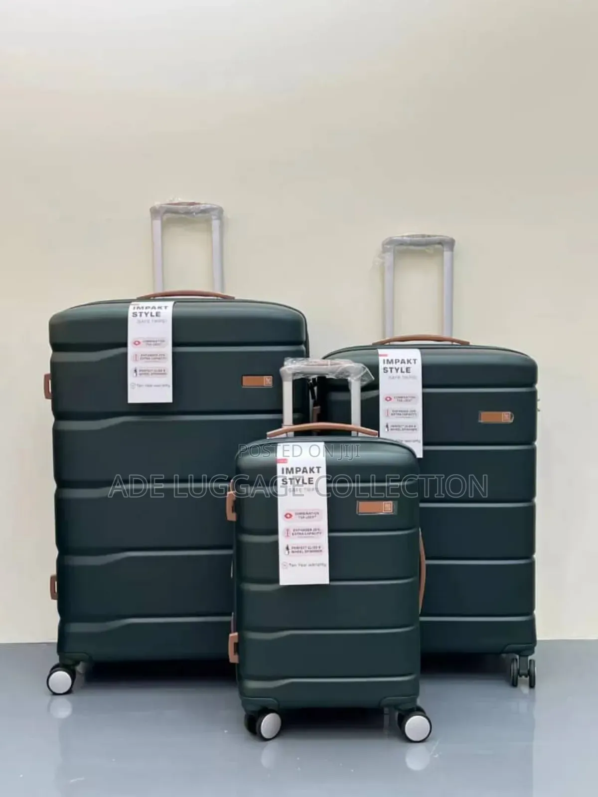 I T Luxury Luggage