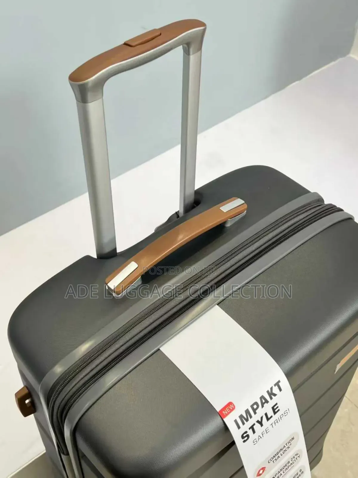 I T Luxury Luggage