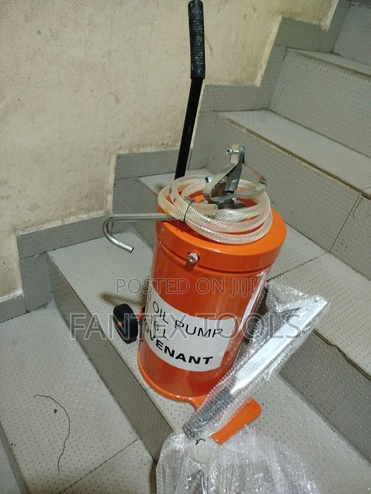 Oil Bucket 16 Liters.