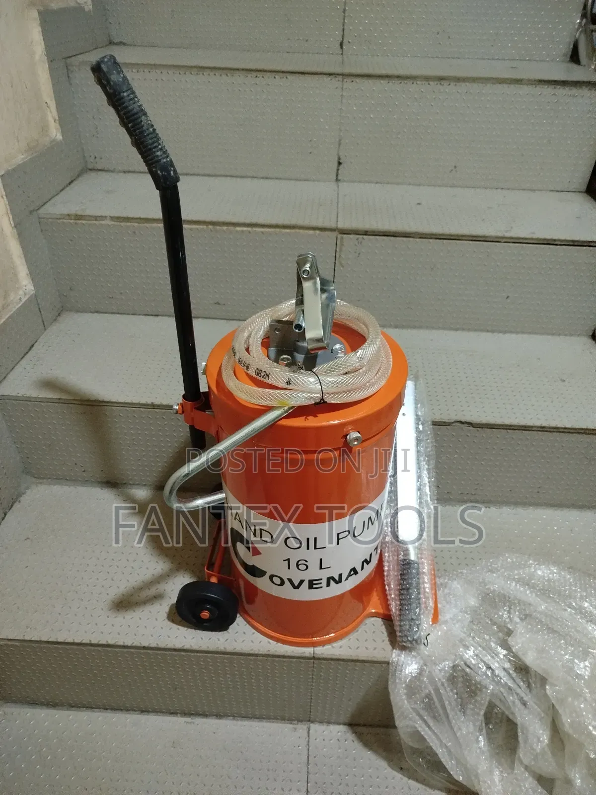 Oil Bucket 16 Liters.