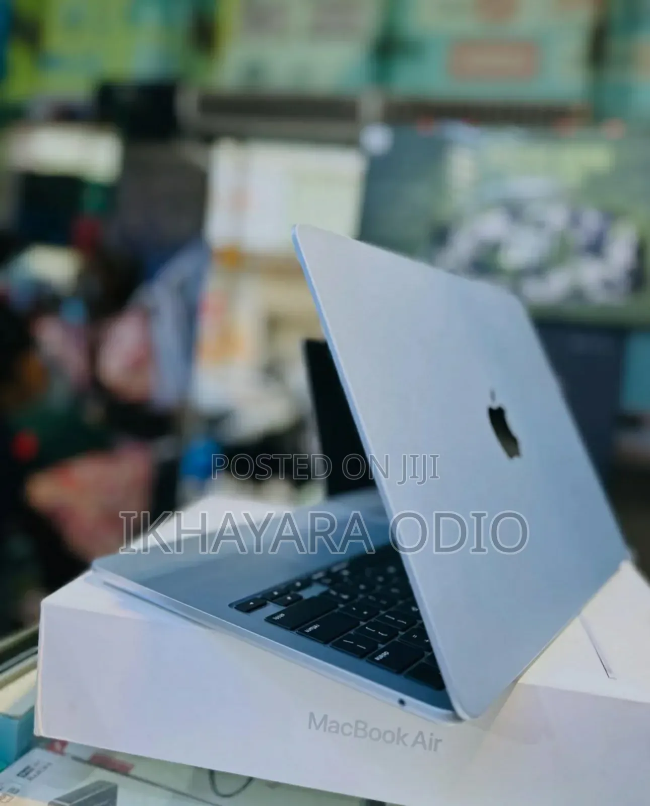 Laptop Apple MacBook Air 2024 M3 15-Inch 16GB Intel Core M3 SSD 256GB