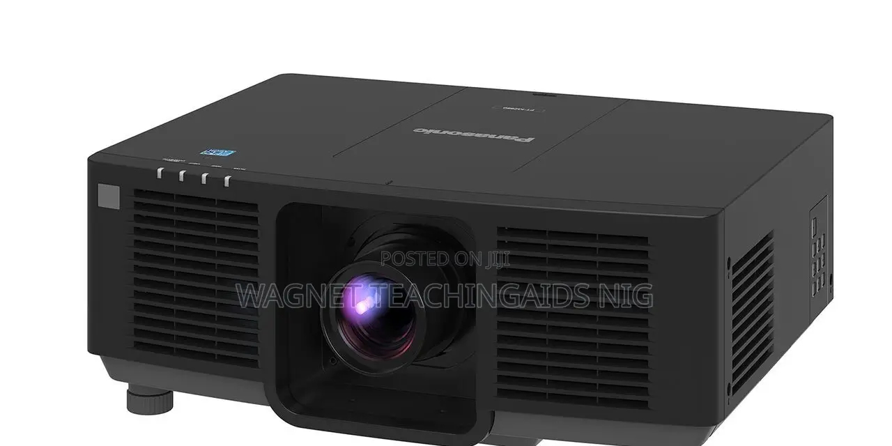 Panasonic Pt-mz882-w, 8200 Lumen Projector