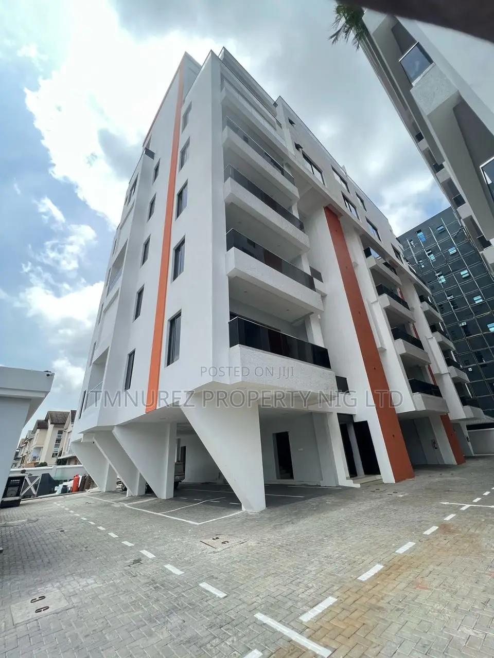 4bdrm Duplex in Admiralty, Lekki Phase 1 for rent