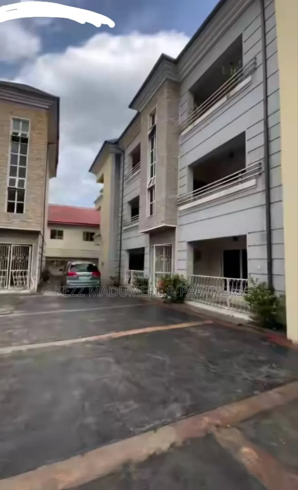 9bdrm Block of Flats in Ada George Port for sale