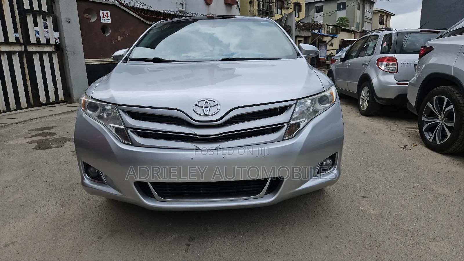 Toyota Venza XLE 4dr Wagon AWD (3.5L 6cyl 6A) 2014 Silver