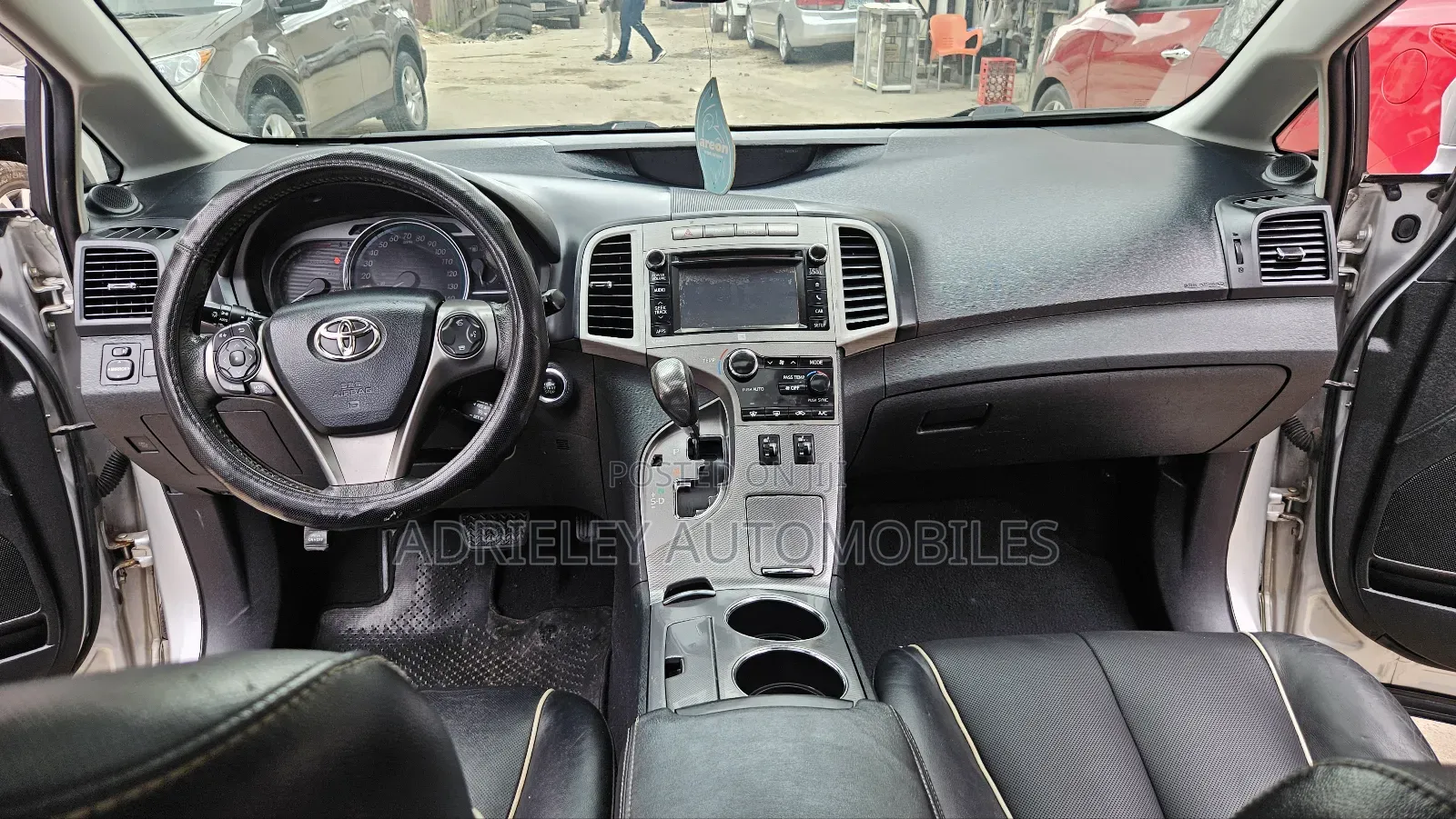Toyota Venza XLE 4dr Wagon AWD (3.5L 6cyl 6A) 2014 Silver