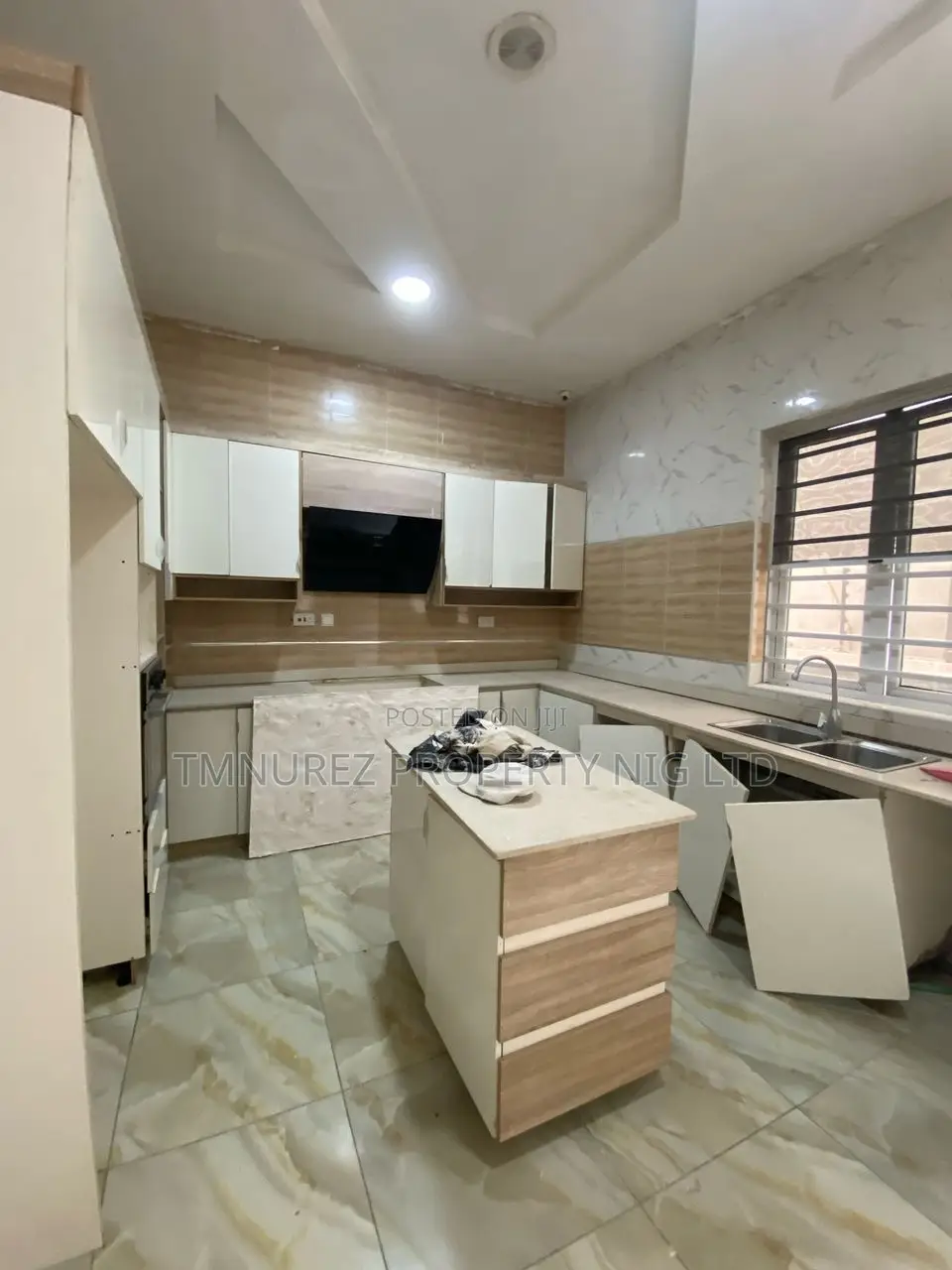 Studio Apartment in Oral Estate, Chevron for rent
