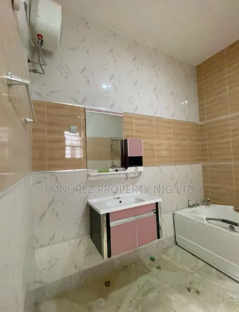 Studio Apartment in Oral Estate, Chevron for rent