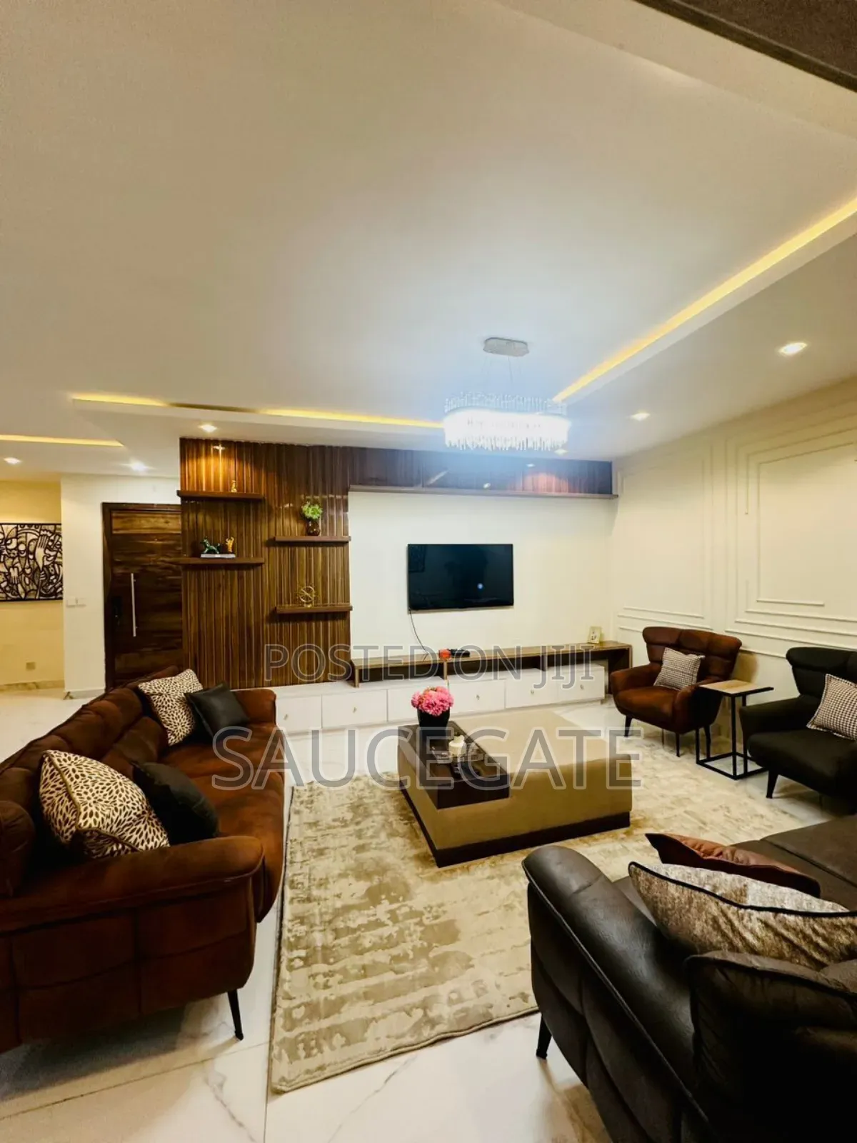 Furnished 2bdrm Block of Flats in Lekki Phase 1 for rent