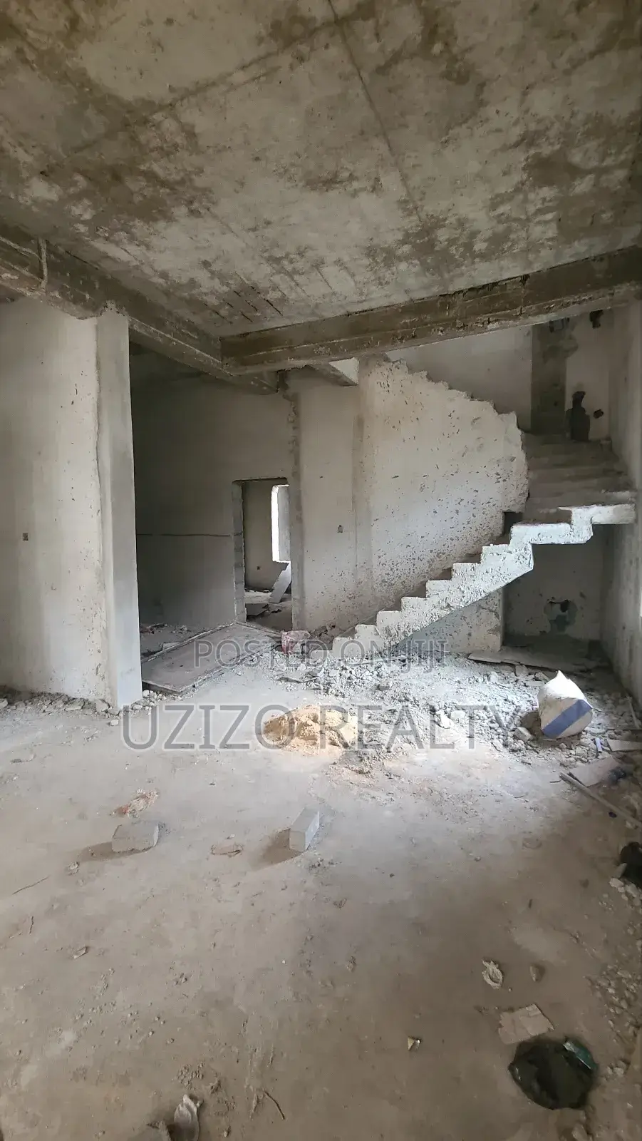 3bdrm Townhouse/Terrace in Abijo Gra for Sale