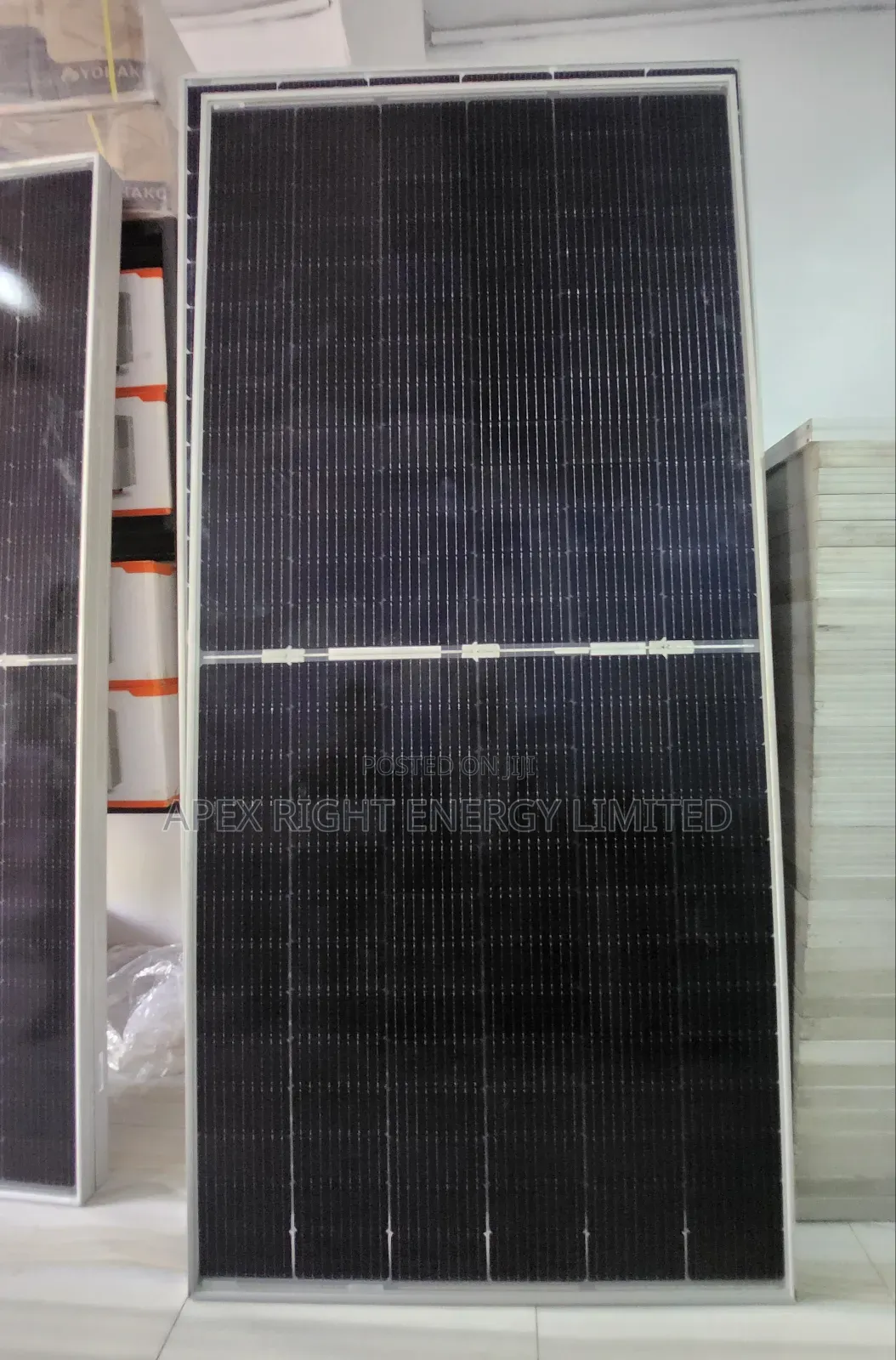 600watts Jinko Bi-facial Mono Crystalline Panels