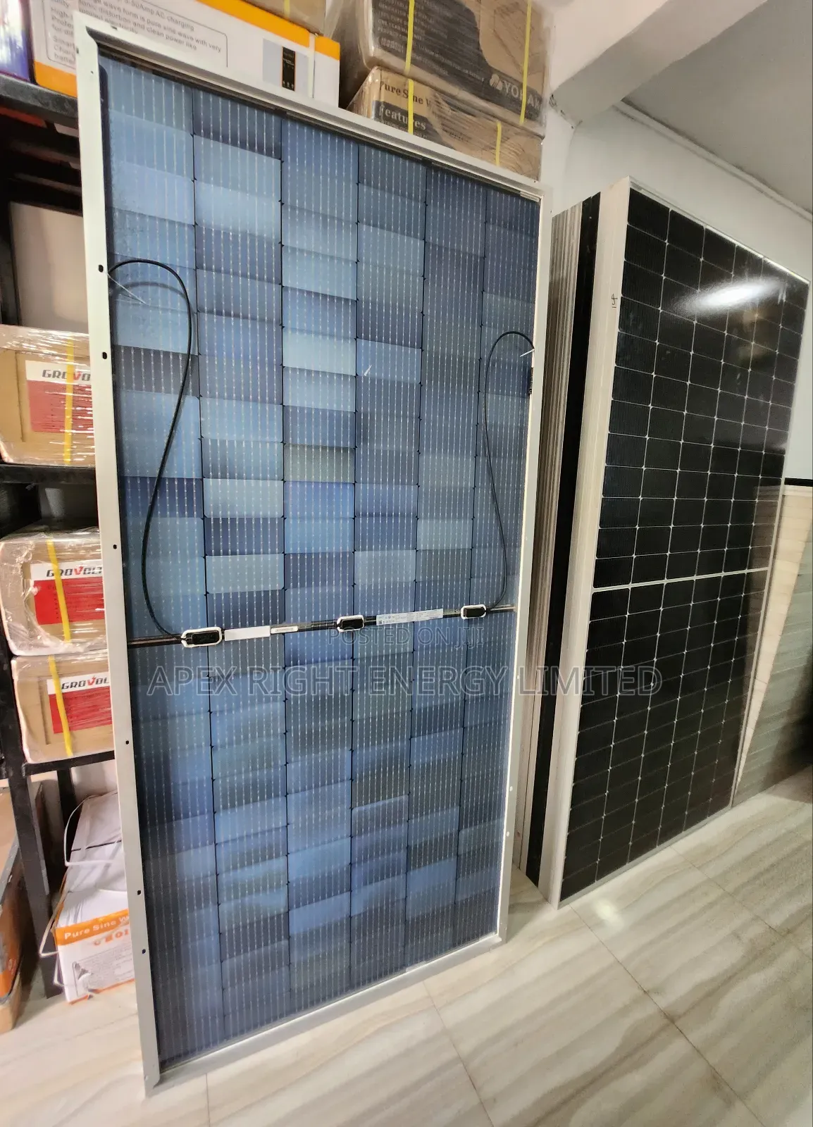 600watts Jinko Bi-facial Mono Crystalline Panels