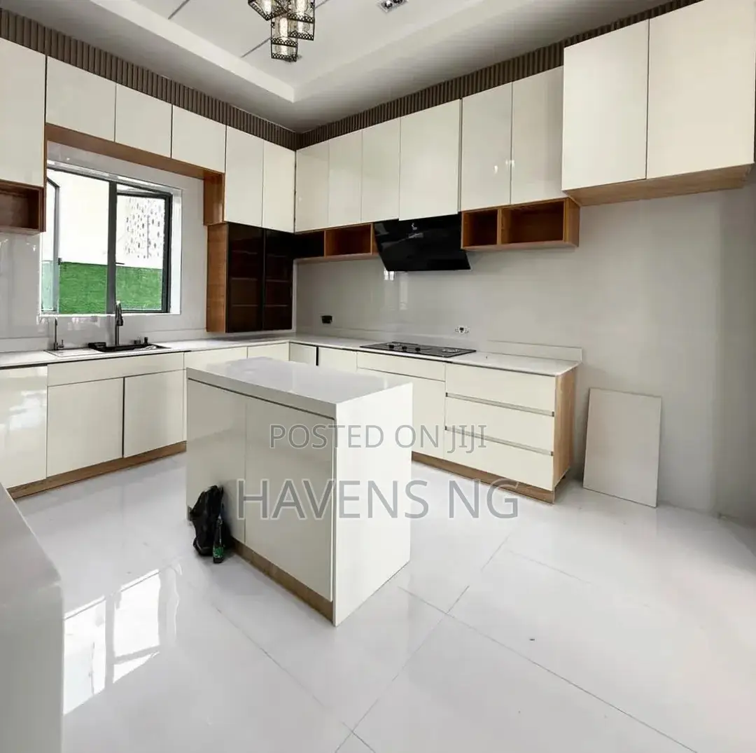 4bdrm Duplex in Ikota for sale