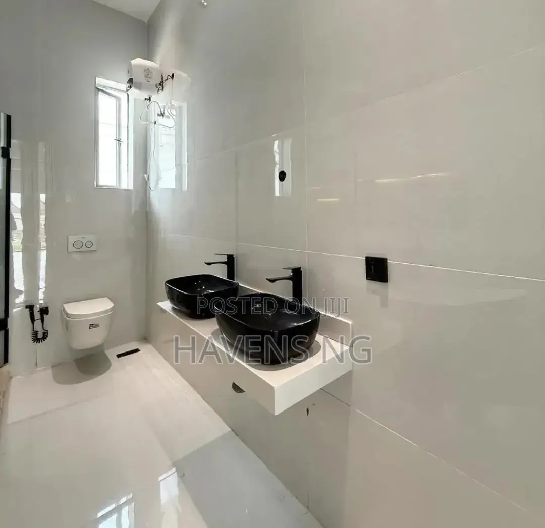 4bdrm Duplex in Ikota for sale