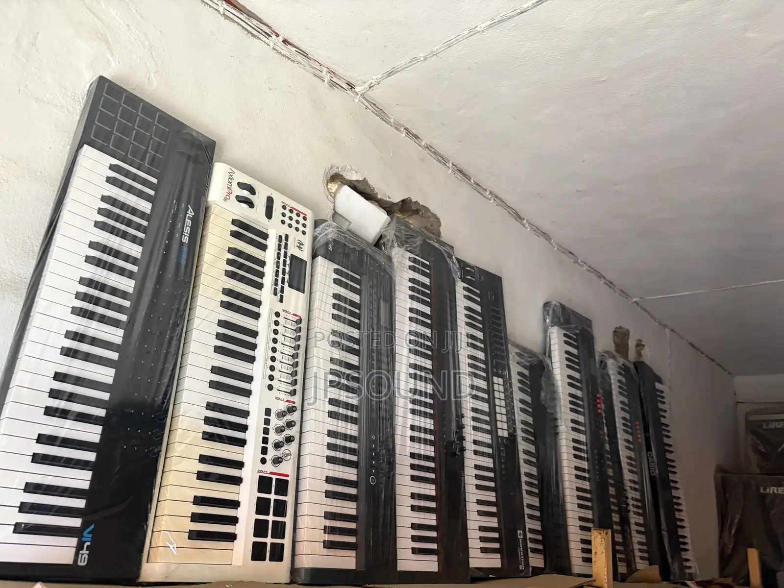 Varieties of Studio Midi Keyboard