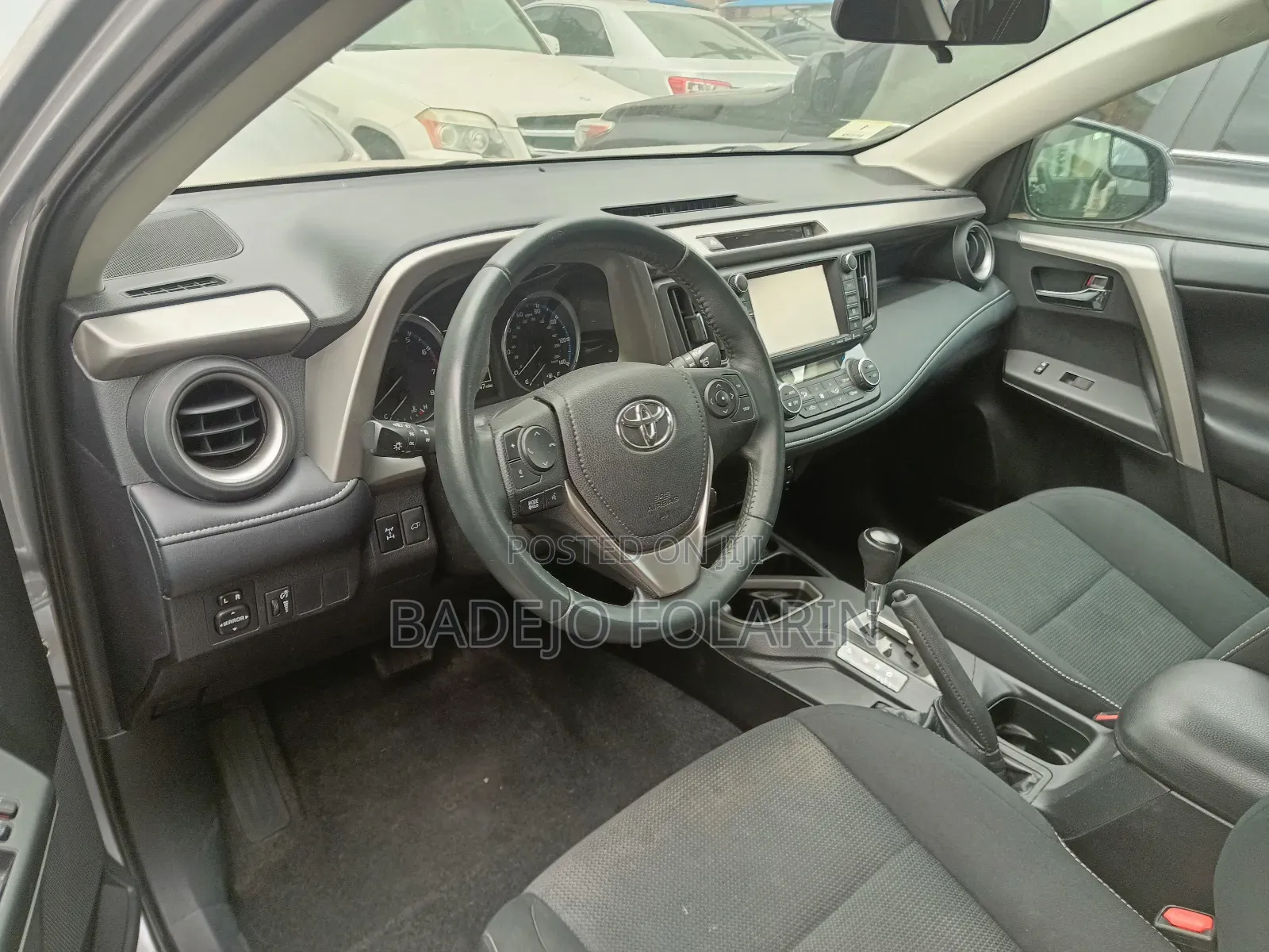 Toyota RAV4 XLE AWD (2.5L 4cyl 6A) 2017 Silver