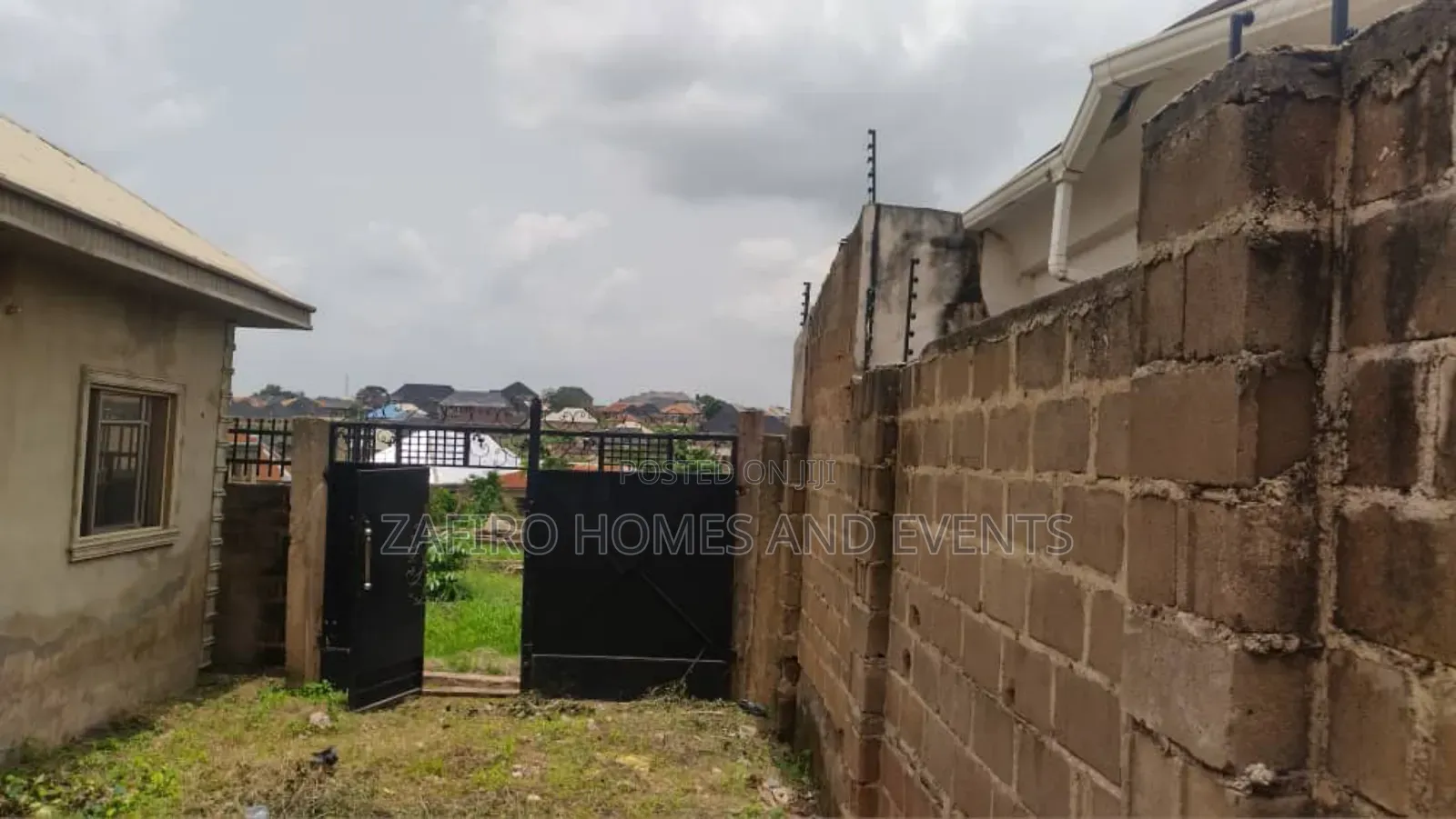 18bdrm Apartment in Isokan Estate, Ibadan for sale