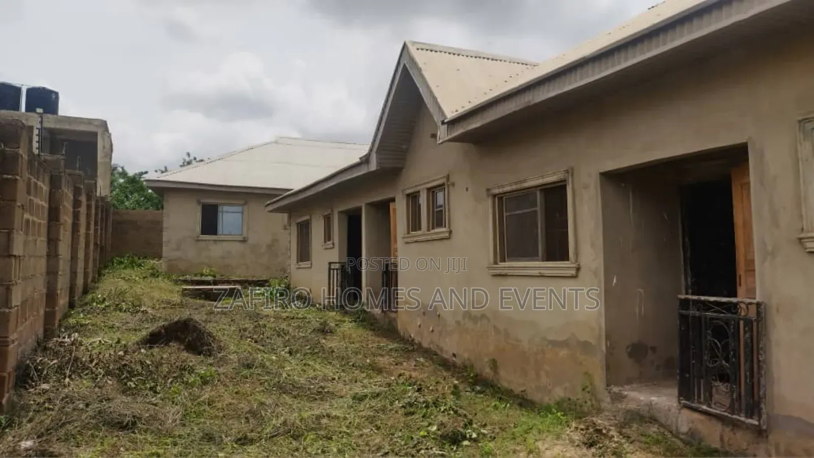 18bdrm Apartment in Isokan Estate, Ibadan for sale