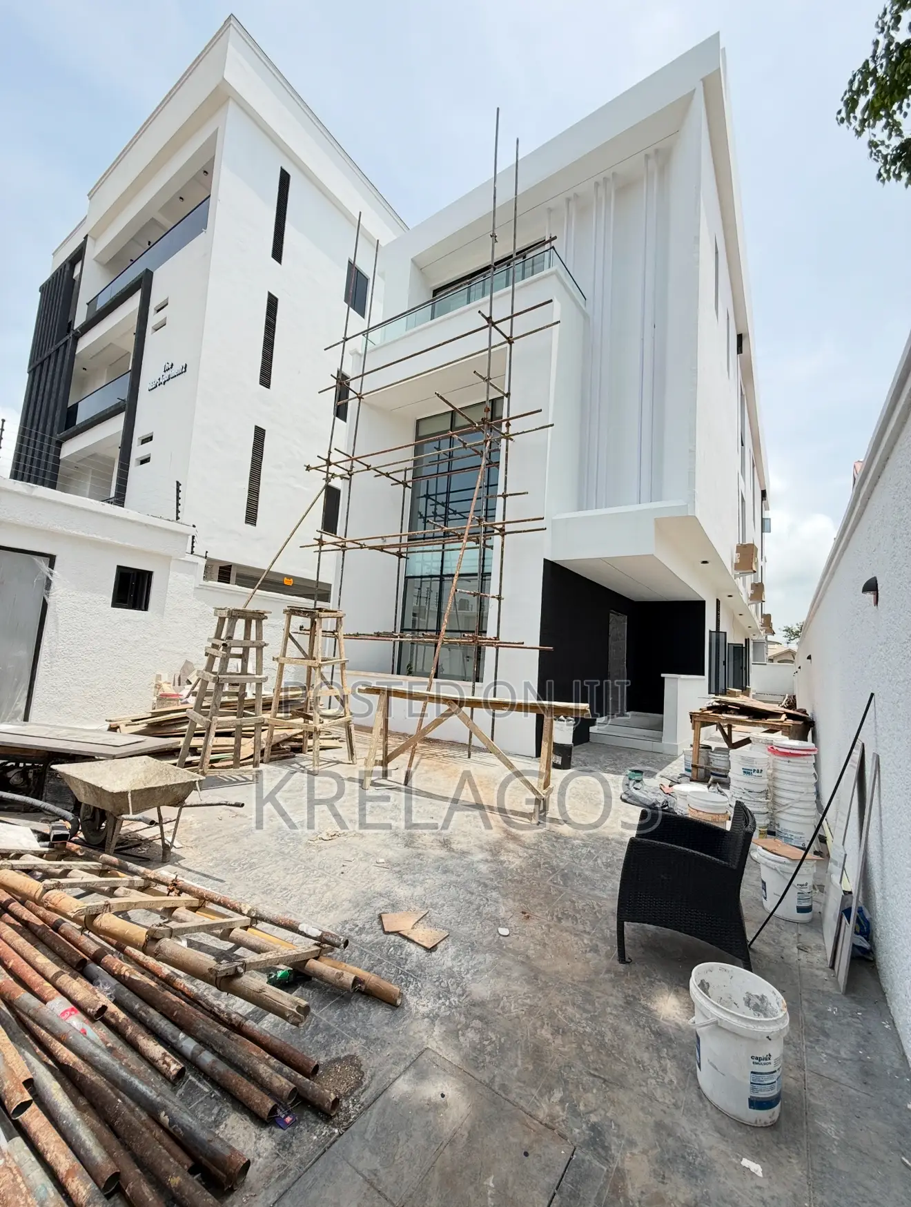 4bdrm Duplex in Lekki Phase 1 for sale