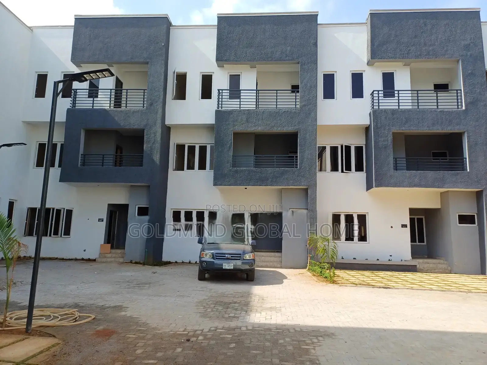 4bdrm Townhouse/Terrace in Mabushi for sale