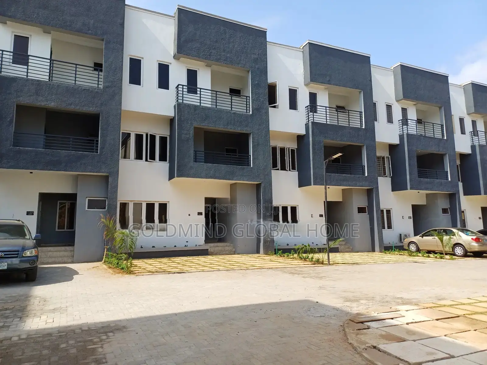 4bdrm Townhouse/Terrace in Mabushi for sale