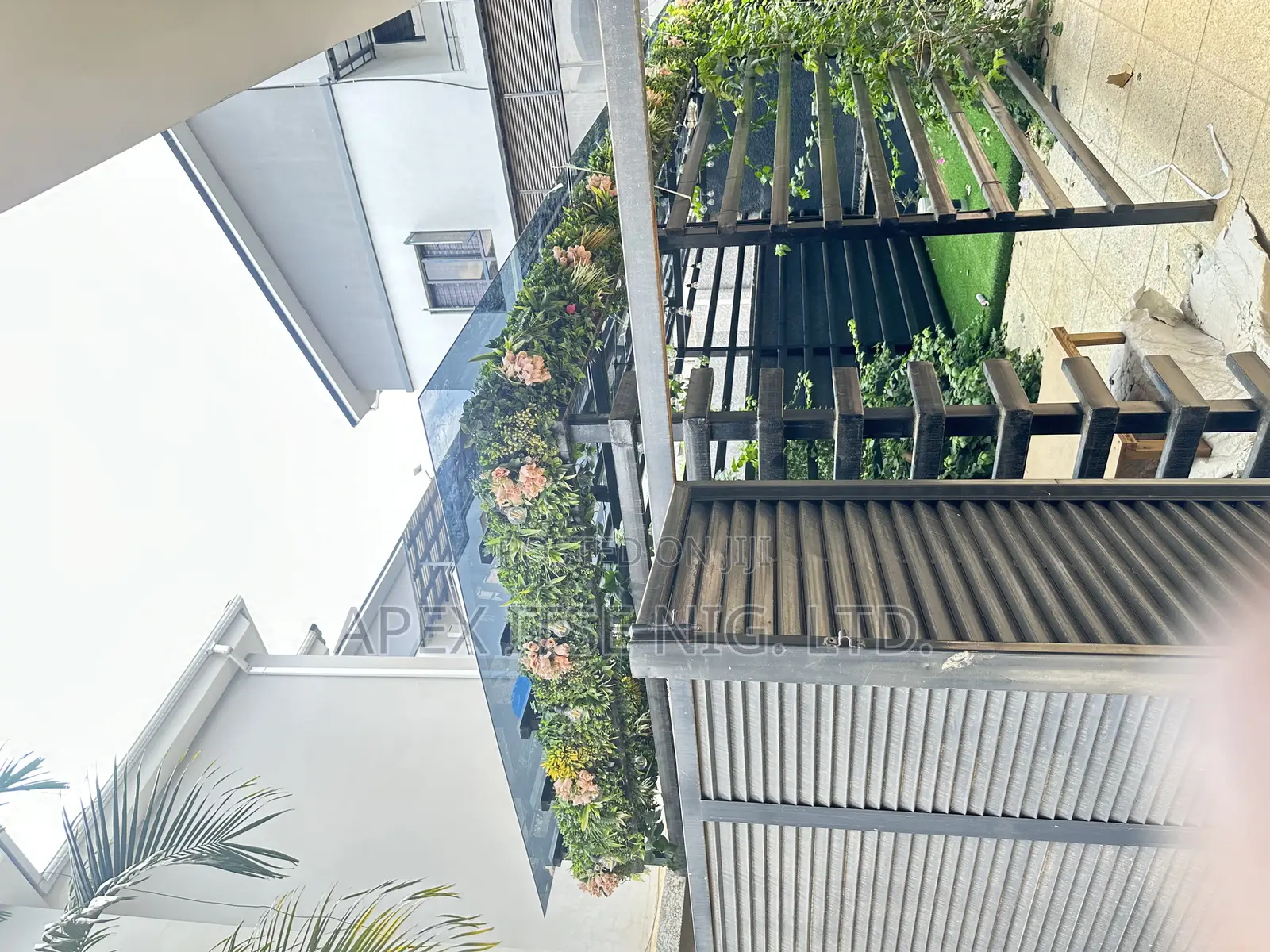 Glass Roofing Pergola/ Outdoor Bar