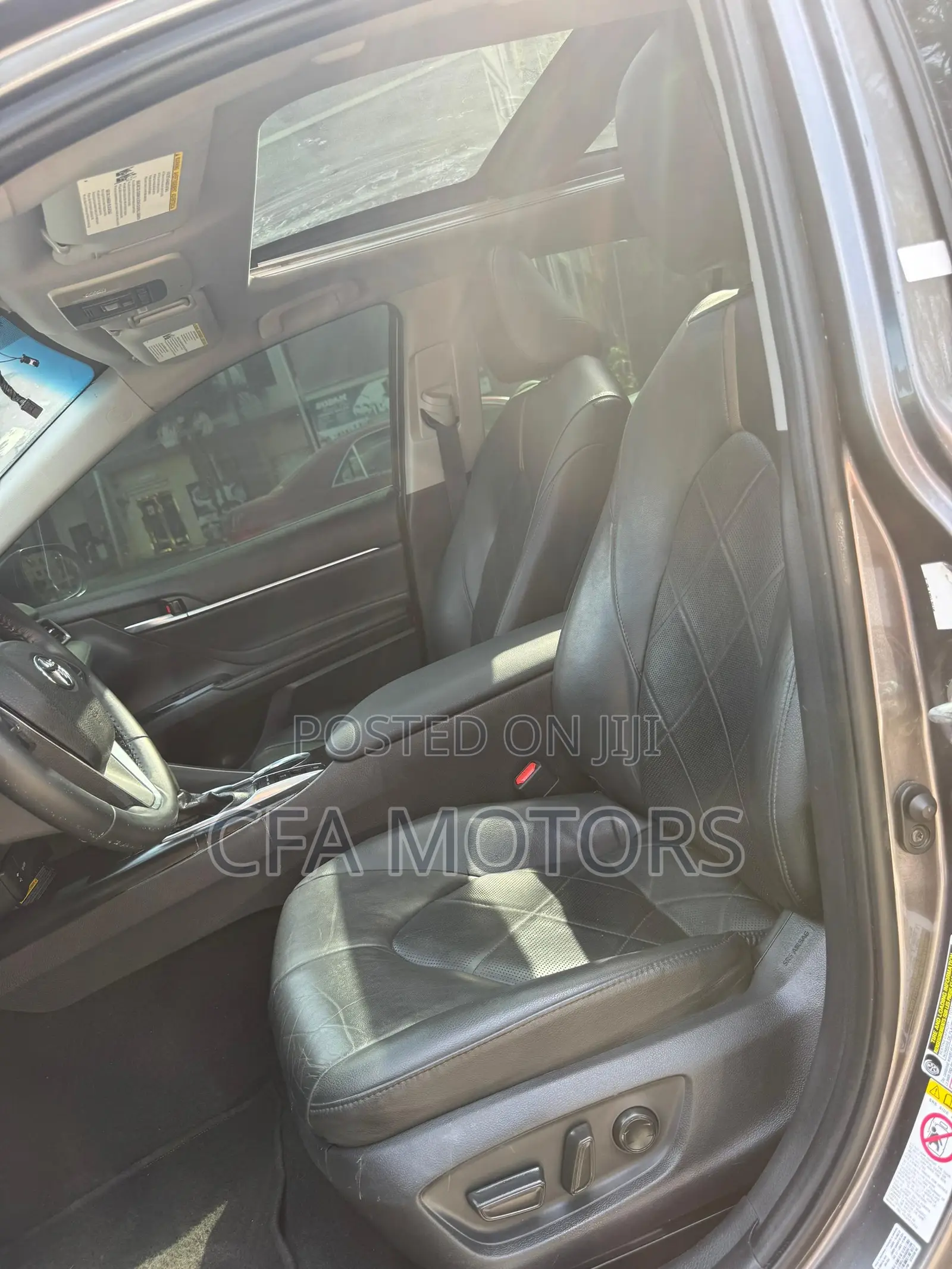 Toyota Camry XLE V6 FWD (3.5L 6cyl 8AM) 2018 Gray