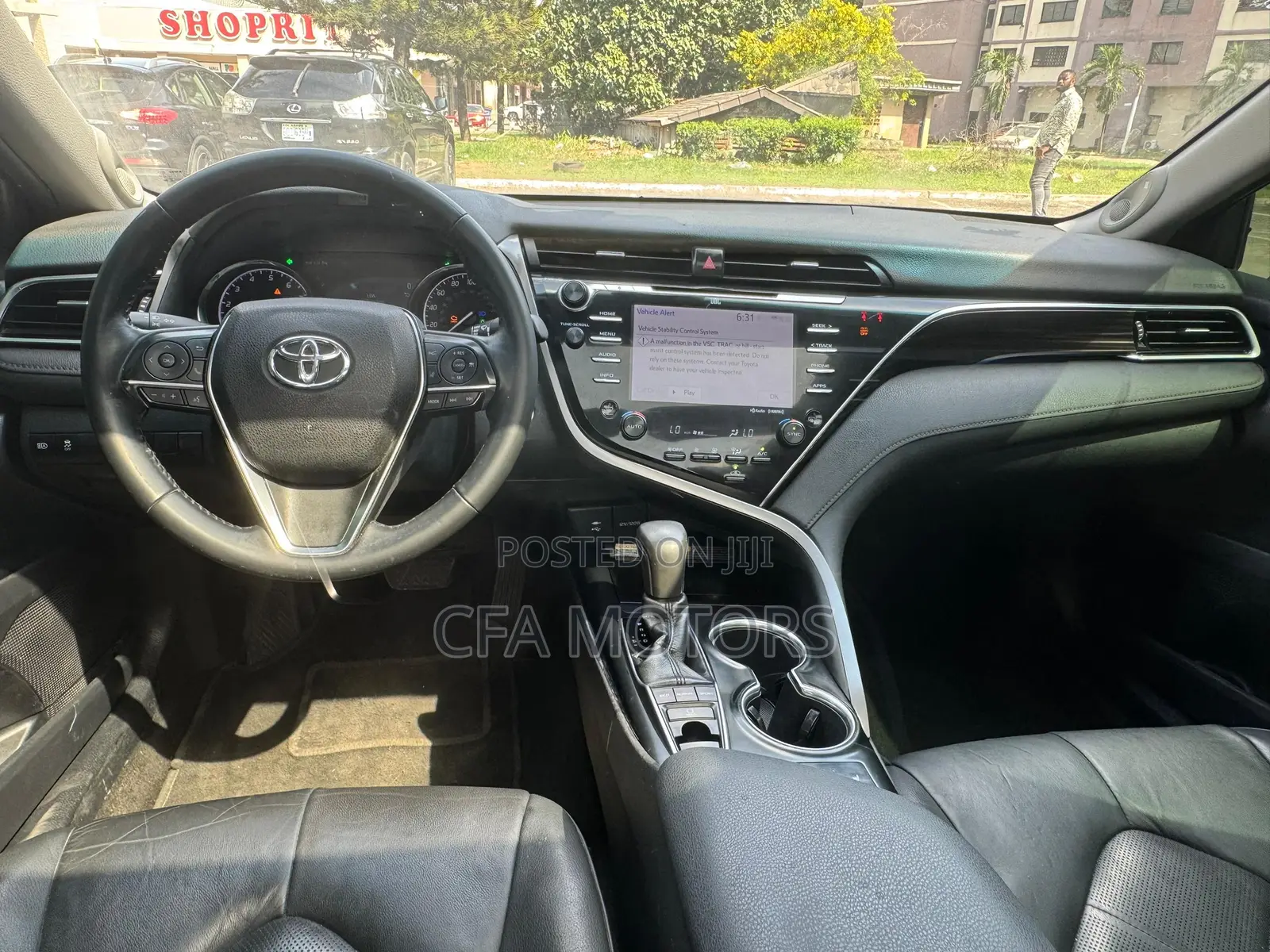 Toyota Camry XLE V6 FWD (3.5L 6cyl 8AM) 2018 Gray