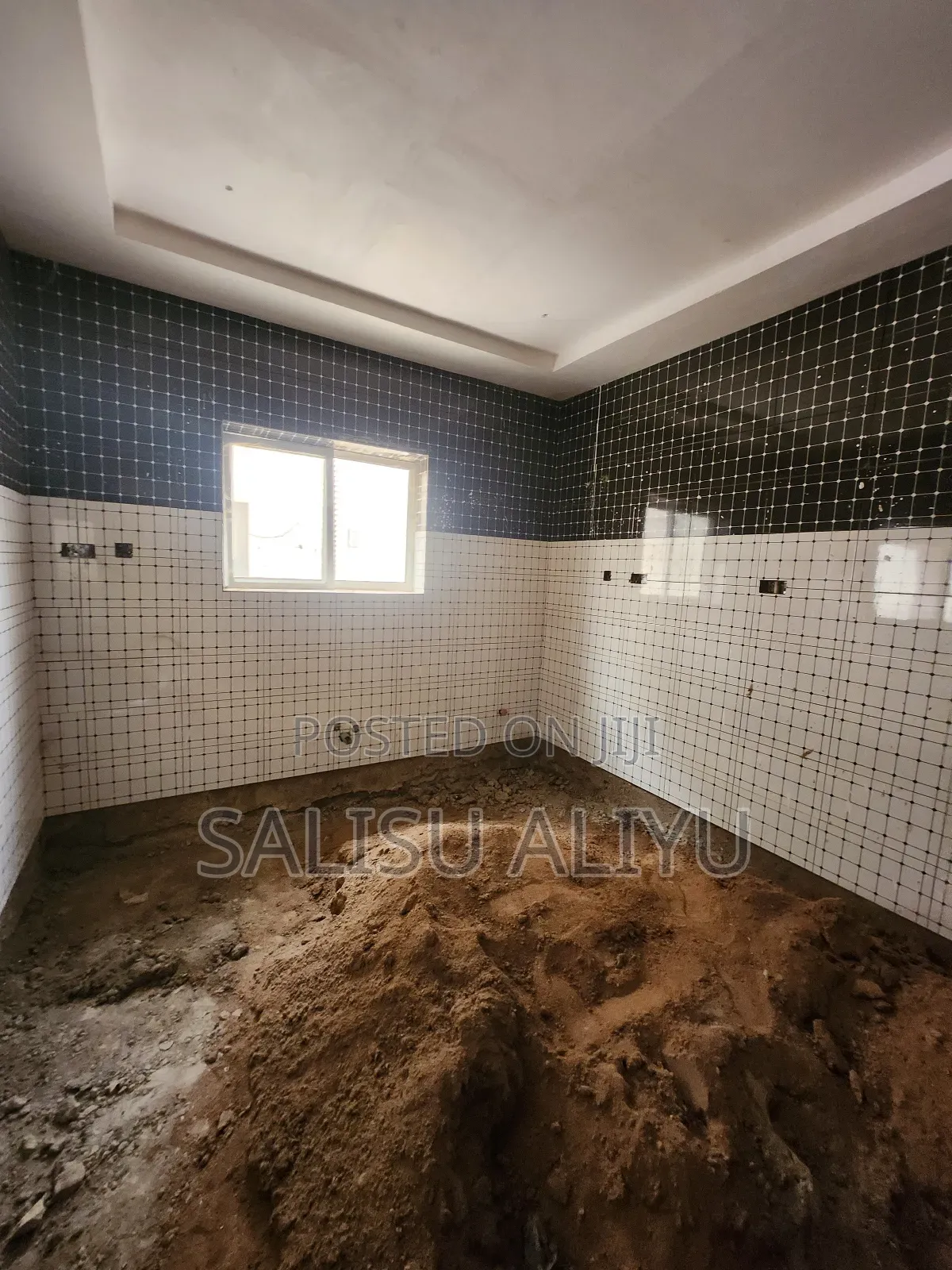 3bdrm Apartment in Idu/ Mbora for sale