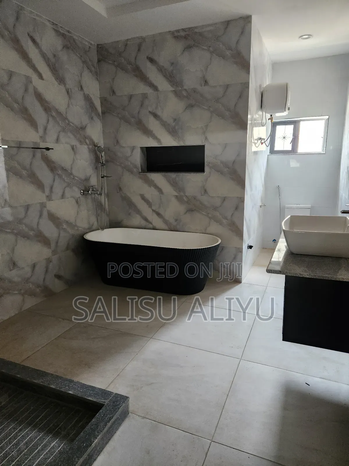 5bdrm Duplex in Idu/Mbora for sale
