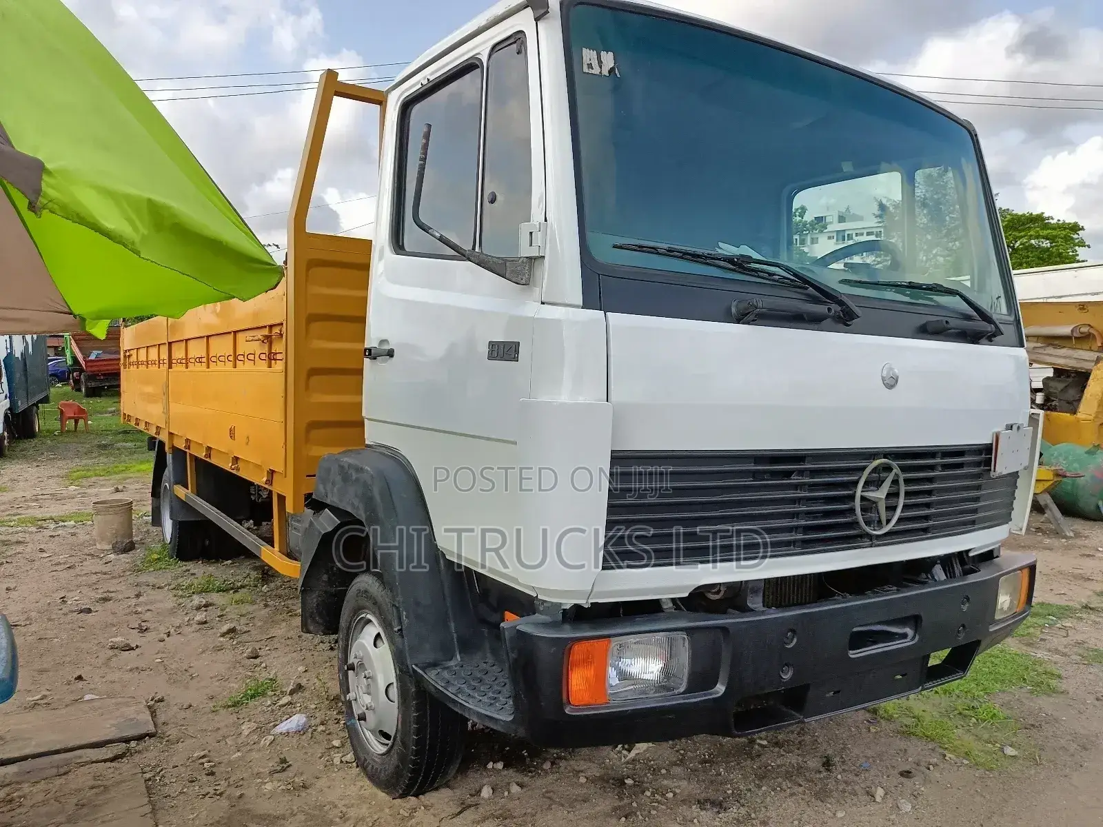 Mercedes Benz 814 Truck 6 Cylinder Engine 20 Feet Long