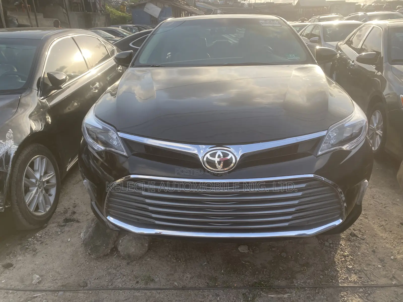 Toyota Avalon XLE Sedar FWD (3.5L 6cyl 6A) 2013 Black
