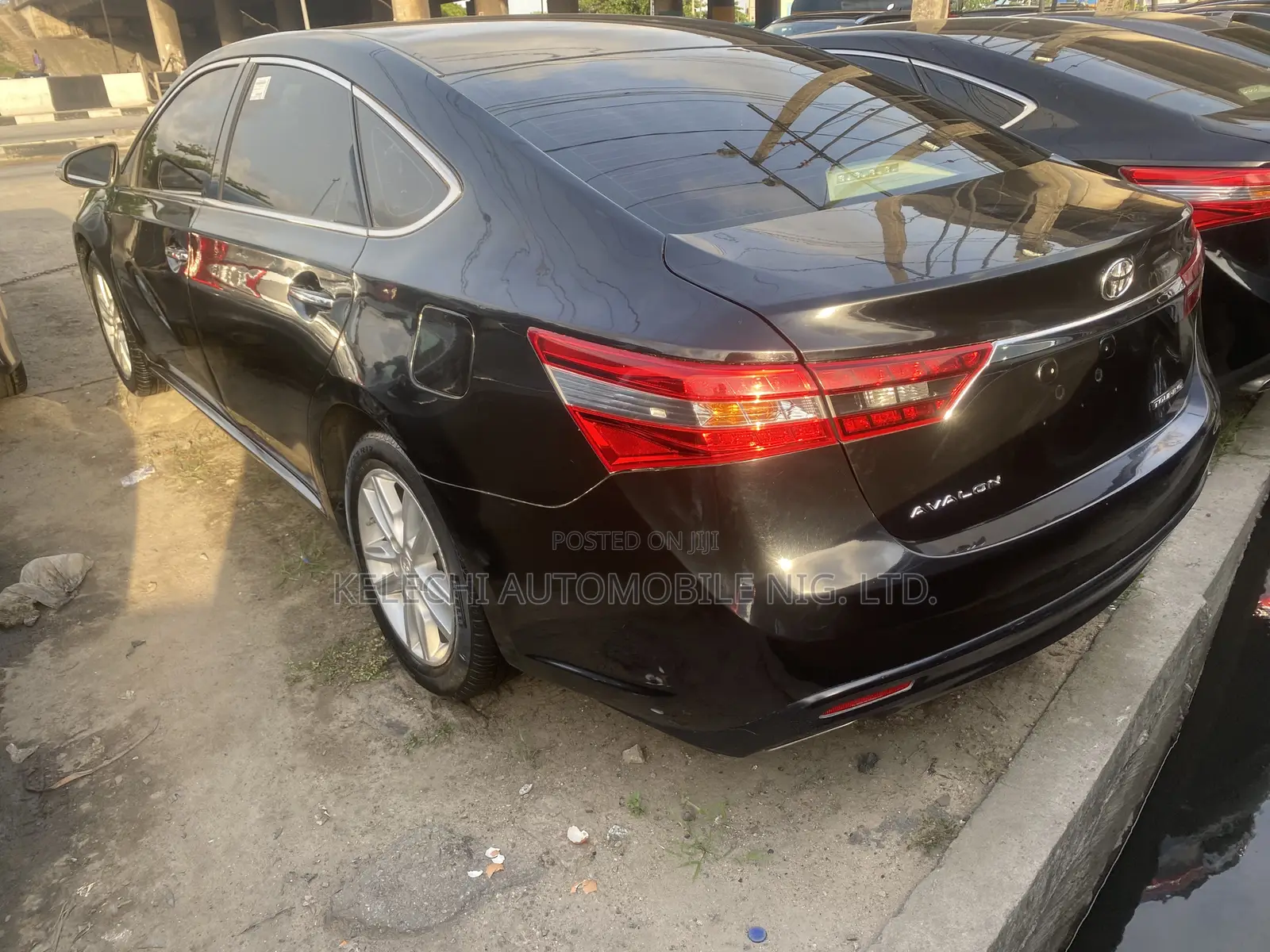 Toyota Avalon XLE Sedar FWD (3.5L 6cyl 6A) 2013 Black