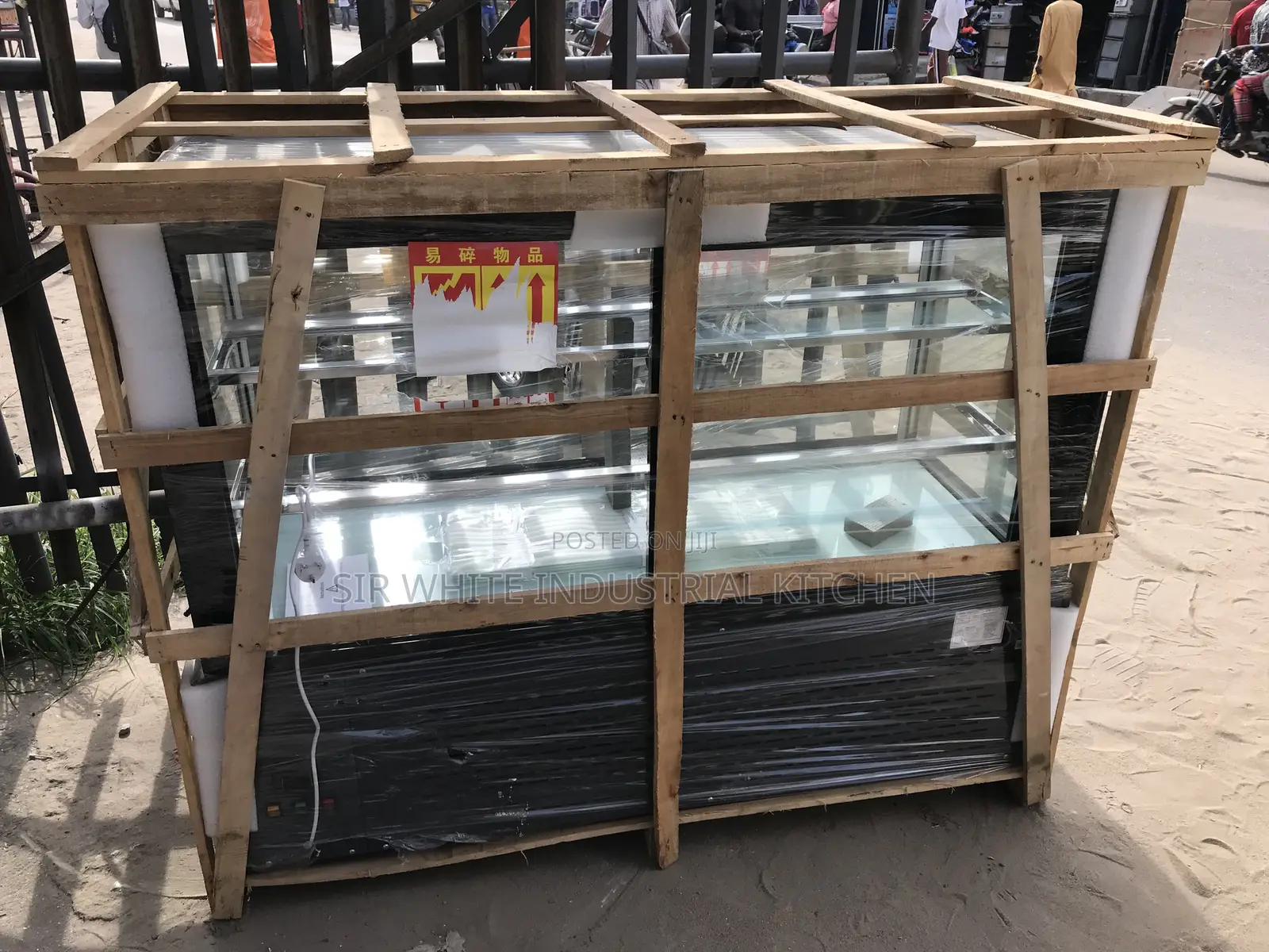 Industrial Cake Display Chiller 5feet