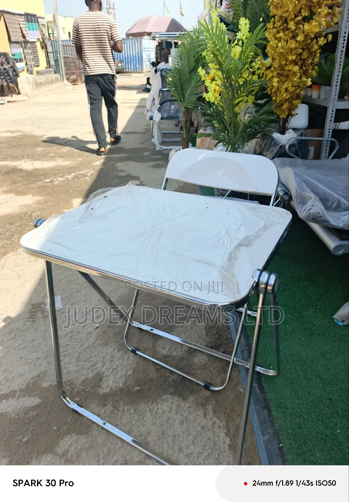 Fordable Reading Desk and Chair