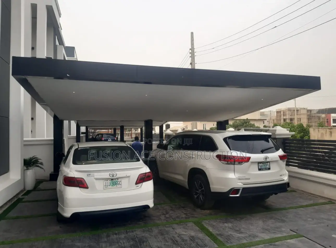 Modern Carport Ramped With Alucoboard, Danpalon And Pop Cei