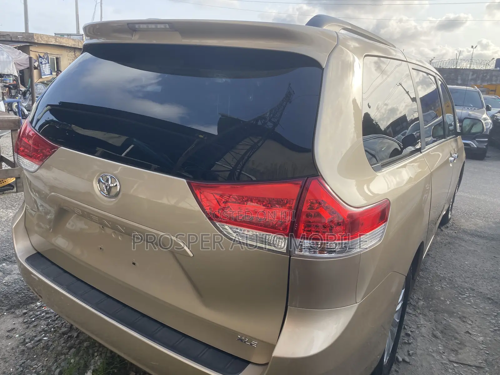 Toyota Sienna XLE 8 Passenger 2012 Gold