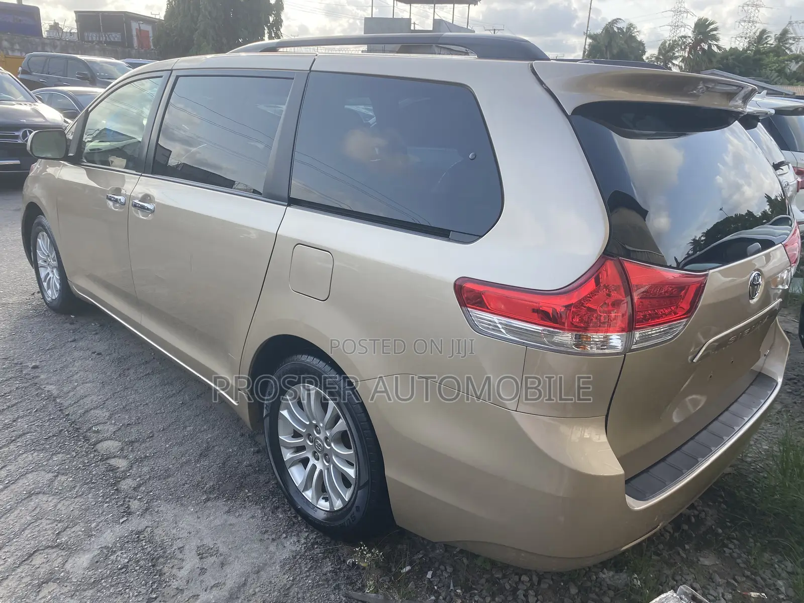 Toyota Sienna XLE 8 Passenger 2012 Gold