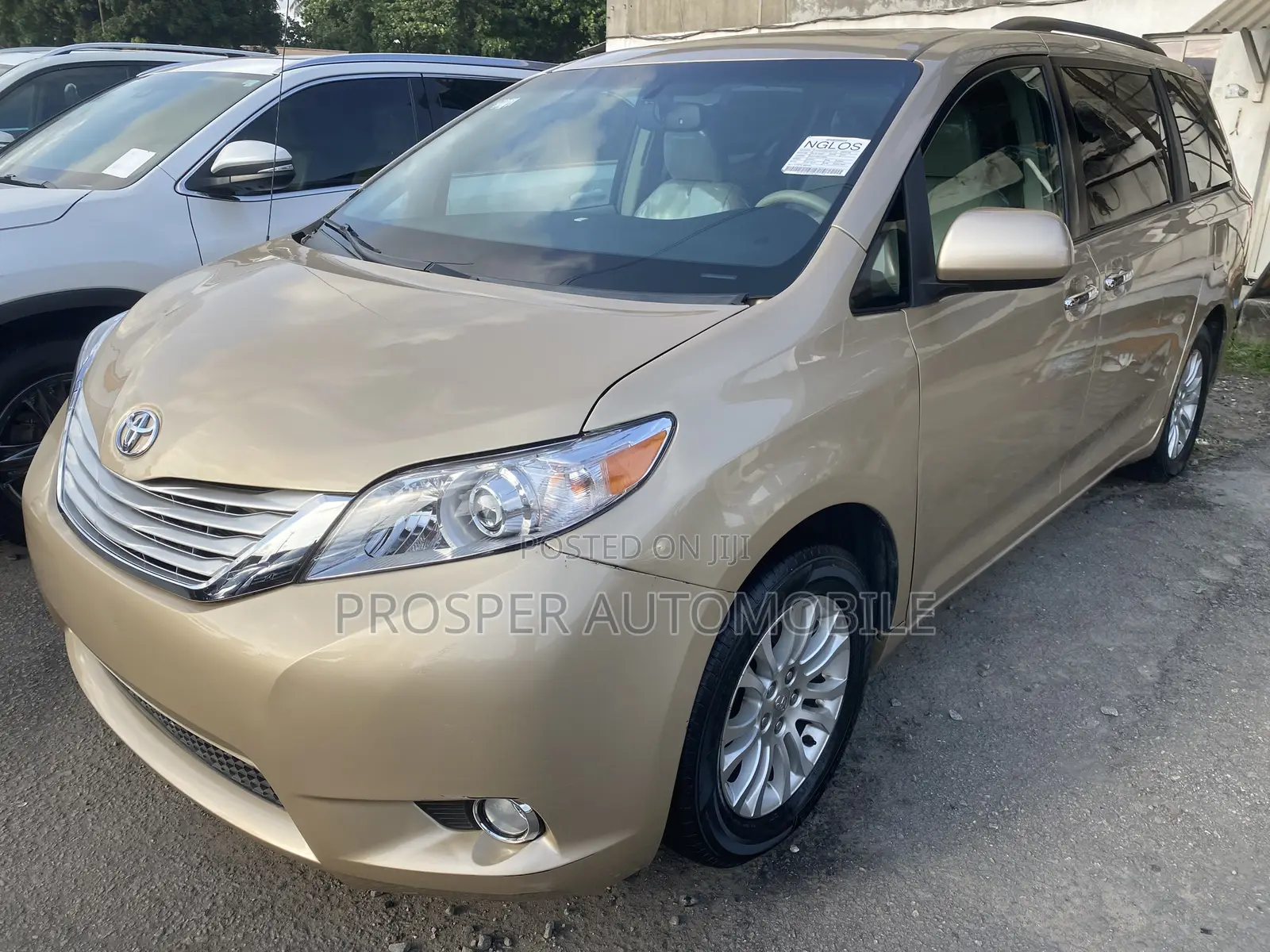 Toyota Sienna XLE 8 Passenger 2012 Gold