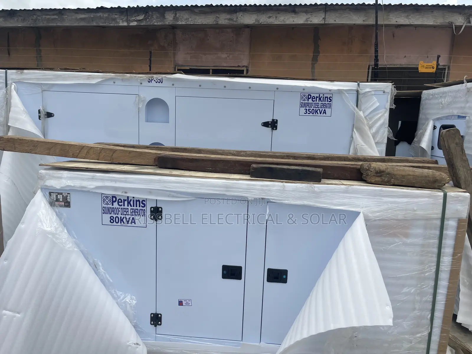 Heavy-duty England Perkins Soundproof Diesel Generator350kva