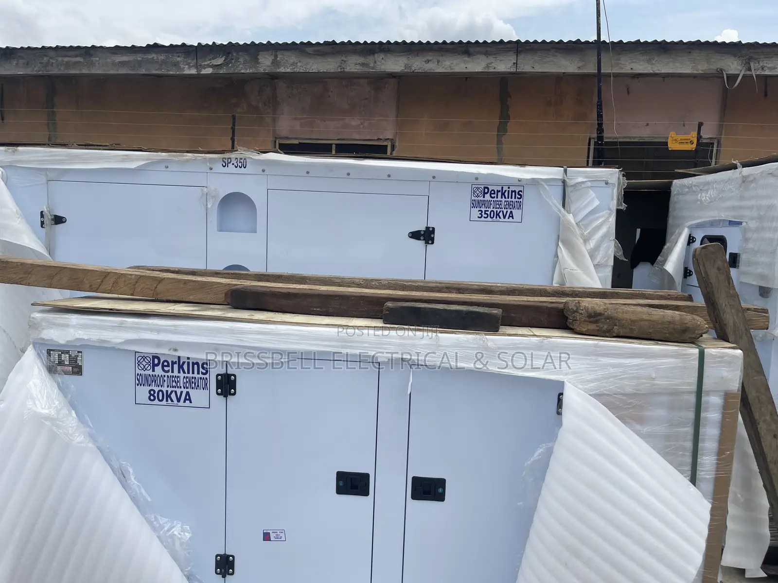 Heavy-duty England Perkins Soundproof Diesel Generator350kva
