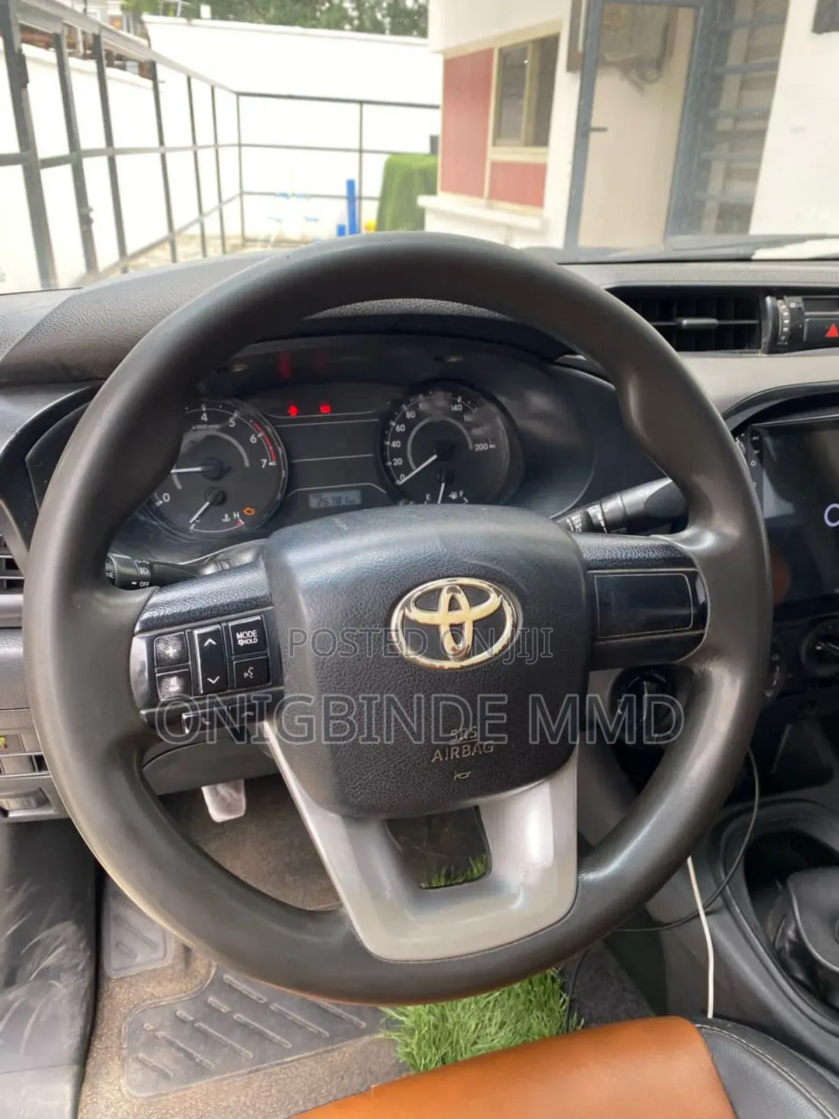 Toyota Hilux WORKMATE 4x4 2016 White