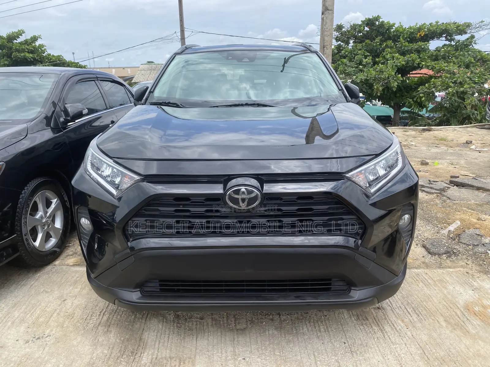 Toyota RAV4 XLE AWD 2020 Black