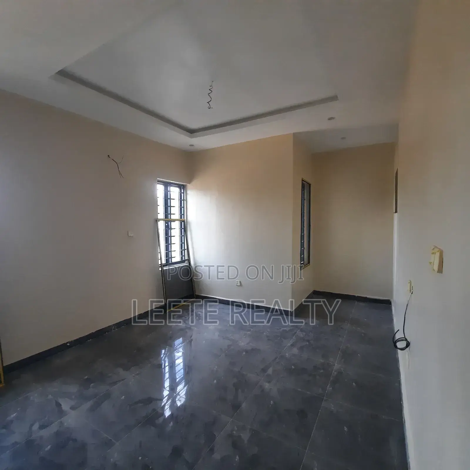 5bdrm Townhouse / Terrace in Mabushi for rent