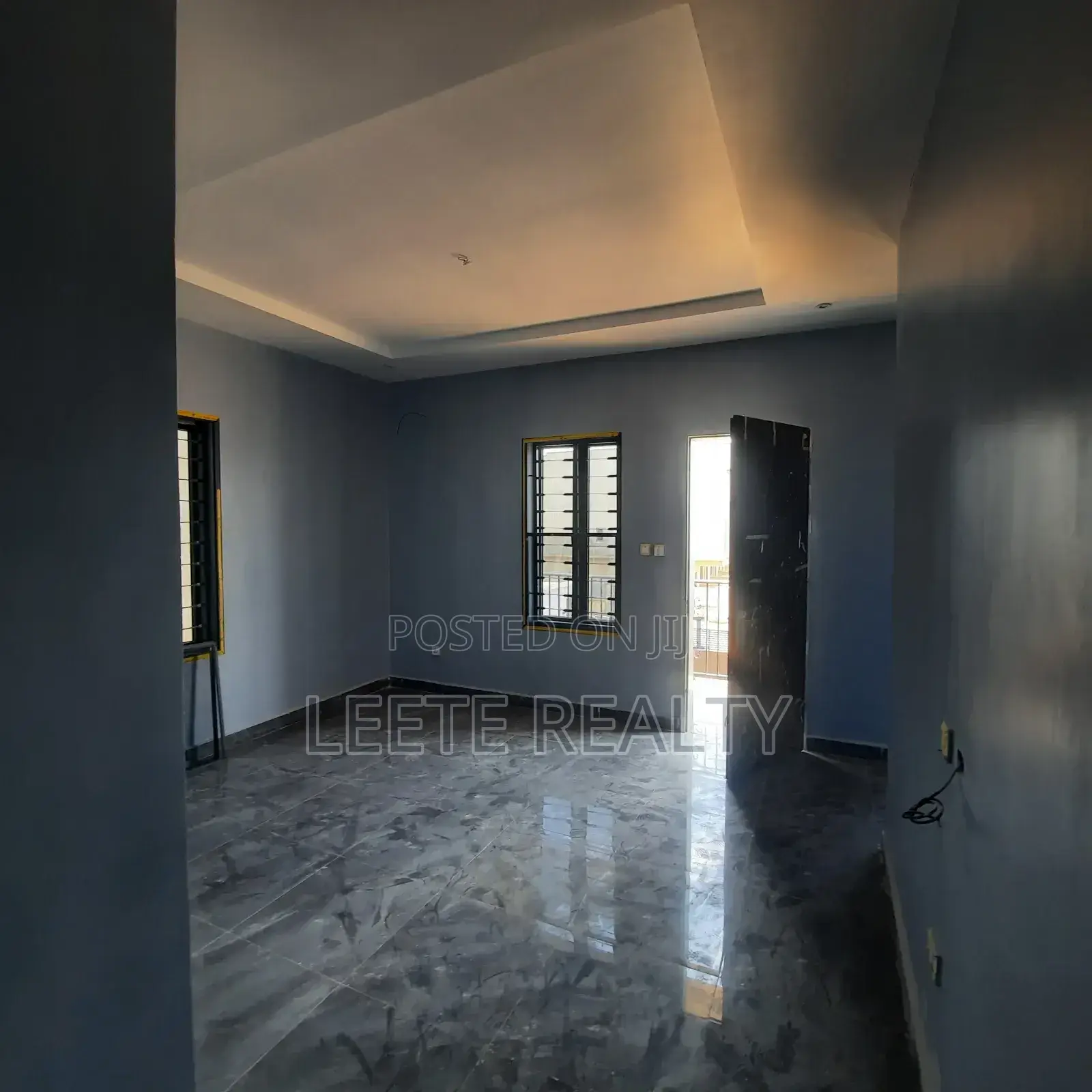 5bdrm Townhouse / Terrace in Mabushi for rent