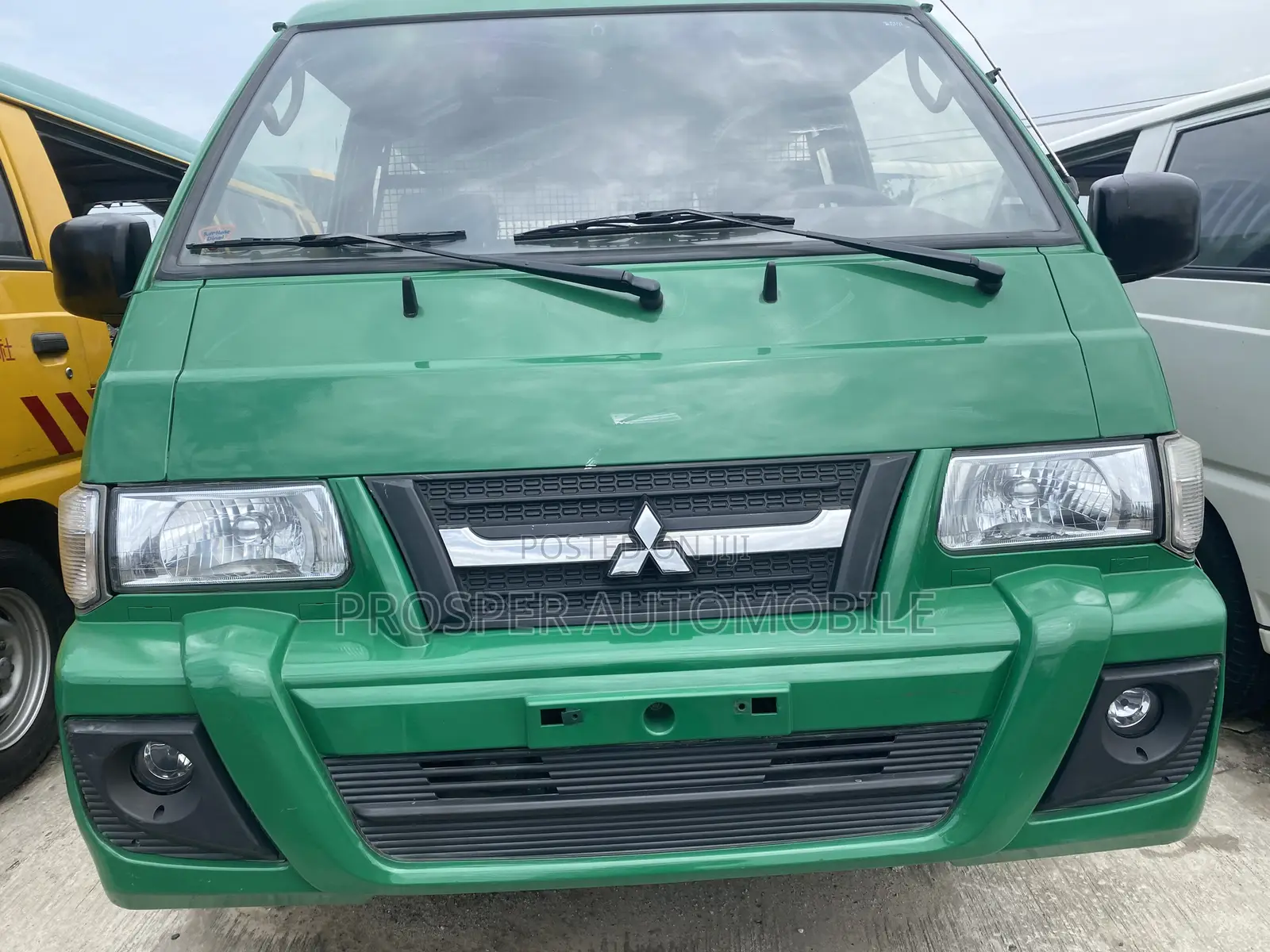 Mitsubishi Delica 2006 Green
