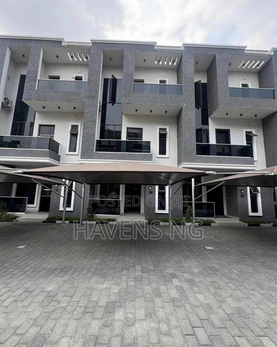 4bdrm Duplex in 1004 for sale