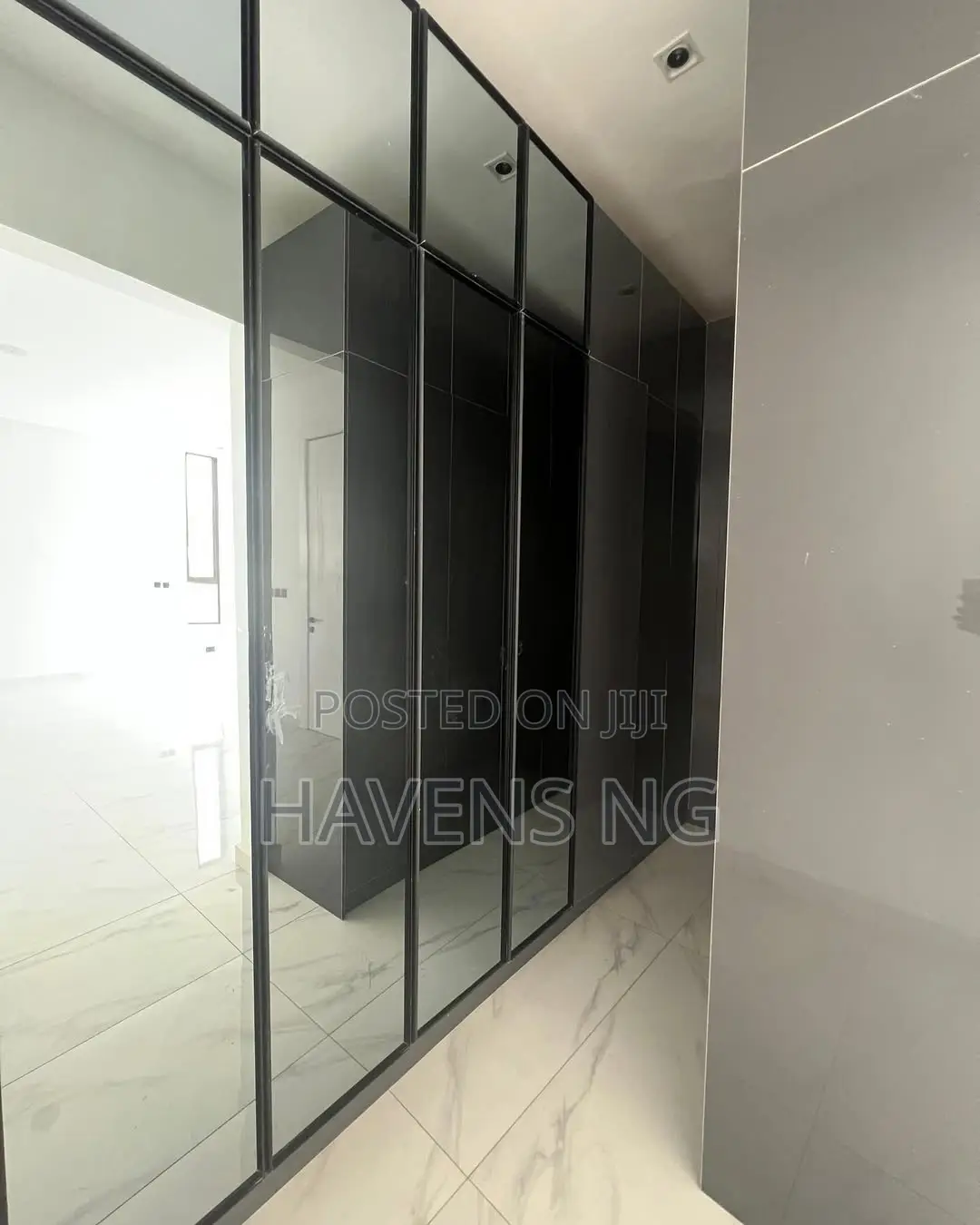 5bdrm Duplex in Ikota for sale