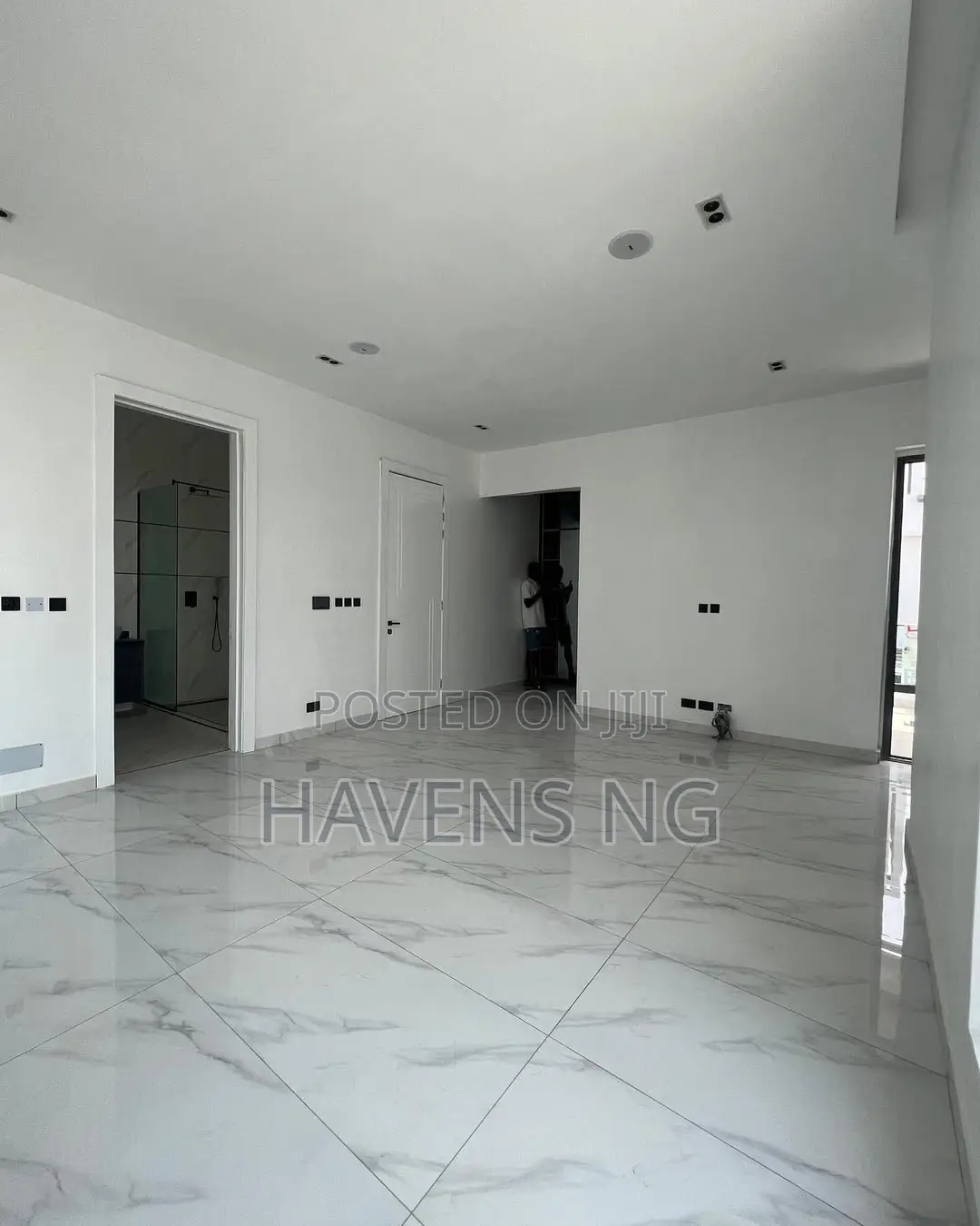 5bdrm Duplex in Ikota for sale